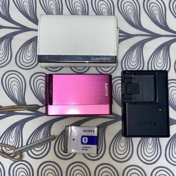 COPY - Sony DSC-TX1 Cybershot Digital Camera (Pink) - Picture 2 of 6